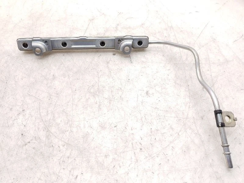 Toyota Prius 2012 riel inyector de combustible enchufable 1,8 L Foto 3 de 4