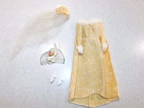 Barbie:  VINTAGE Complete WINTER WEDDING Outfit!