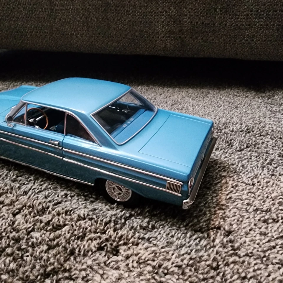 Ford Falcon Road Signature 1964 escala 1:18 diecast modelo de coche azul 92708 Foto 4 de 4