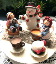 ENESCO RAGGEDY ANN AND ANDY - 8 PIECE CHRISTMAS TEA SET