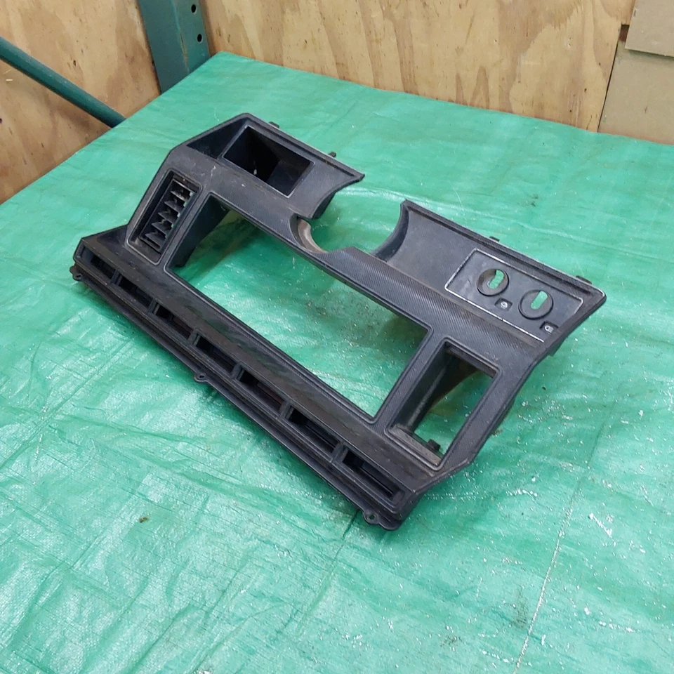 Оригинальный ободок для радиоприемника приборной панели Ford F-150 Ranger 1985 года выпуска - Изображение 3 из 4