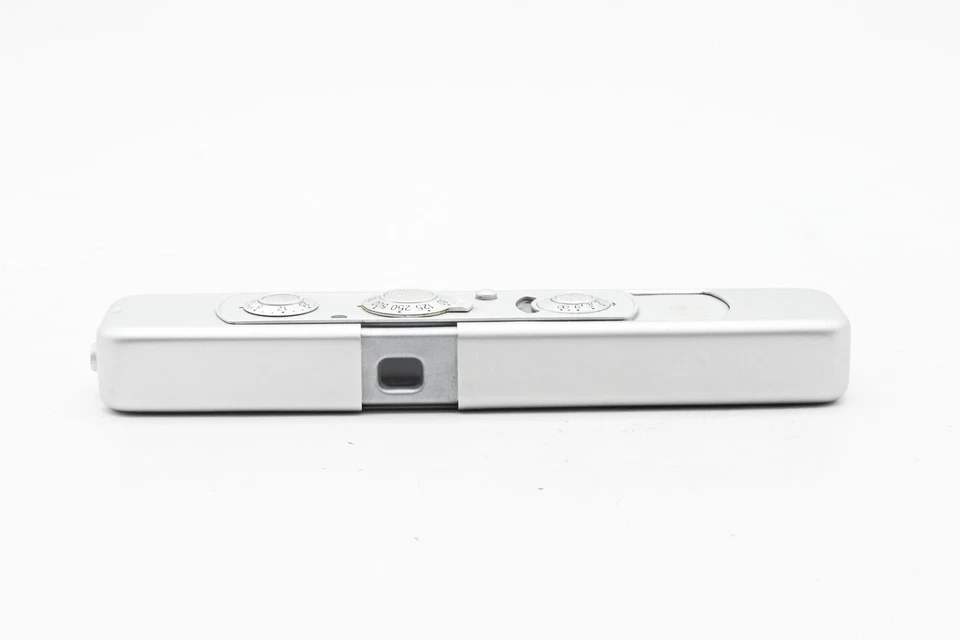 Cámara fotográfica subminiatura cromada Minox C #996 Foto 4 de 4