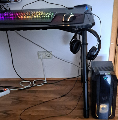 AuAg Gaming Schreibtisch LED-Beleuchtung schwarz modern mit Kopfhörerhalter