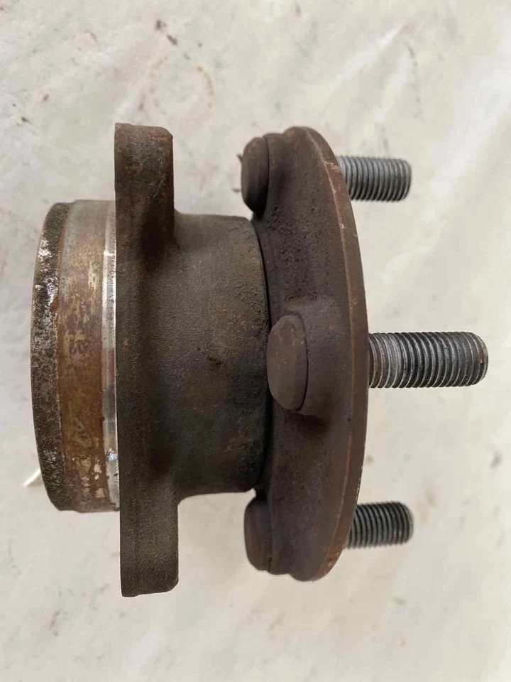 Toyota Prius 2010-2015 1,8 L cojinete de cubo de rueda delantera lado derecho del pasajero derecho derecho T Foto 3 de 4