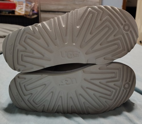 Stivali Ugg Australia Ragazza Taglia 4 Metallizzati Gita Pom Pom Pelliccia Argento/Viola - Foto 7 di 8