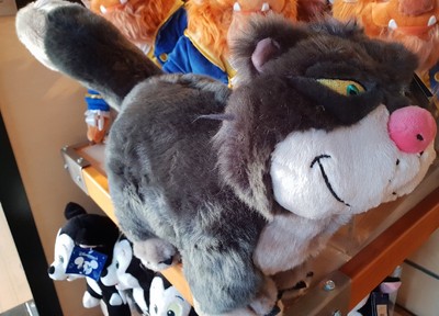 peluches disneyland paris