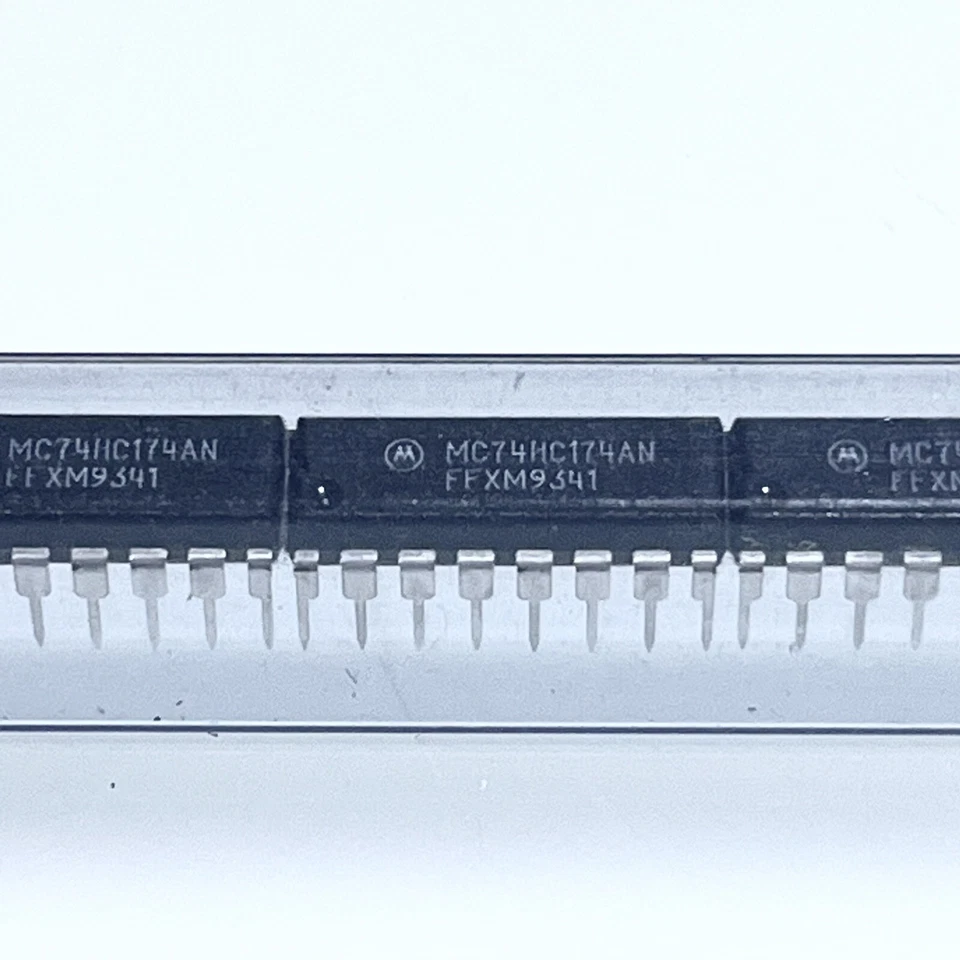 [2x] MC74HC174AN Motorola Hex D-Type Flip-Flop Common Clock and Reset PDIP-16 - Bild 3 von 4