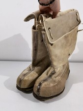 Luftwaffe, Paar schwere Winterstiefel, Bestandteil der Seenotausr&uuml;stung Winter.