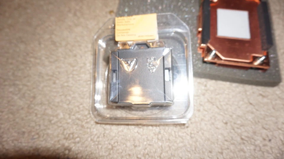 IBM 69Y0925 QUAD-CORE INTEL XEON Pro E5640 2.66 GHZ w/ Heatsink - Image 3 of 4