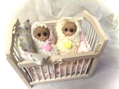 Mini Konvolut Baby Fimo Kunst Puppen Zwillinge Affe Puppenhaus, Geschenk, 