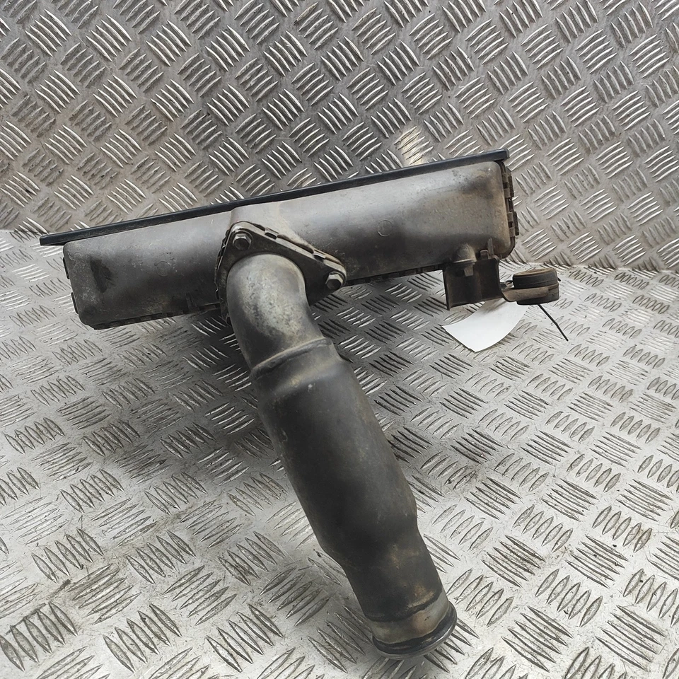 TOYOTA LAND CRUISER MK3 J120 Intercooler Radiator 17940-30020 3.0 Diesel 120kW - Image 4 of 4