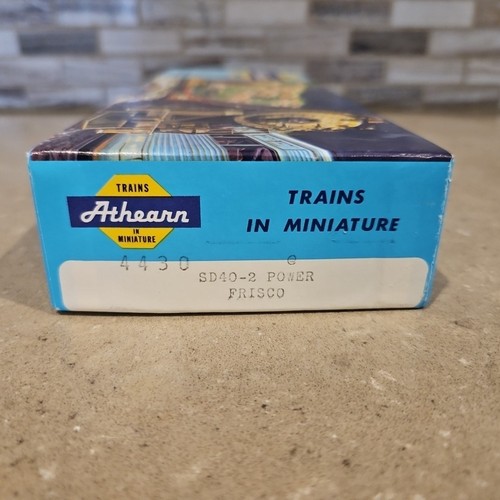 Athearn 4430 Blue Box HO SD40-2 Powered FRISCO #954 DC NIB - Picture 13 of 16