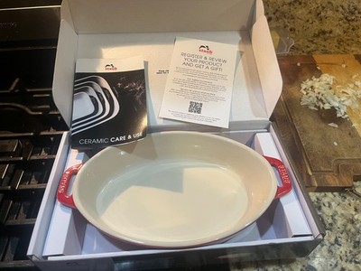 Staub 29 cm / 11'' x 8'' Oval Ceramic Baking Dish   Cherry Red   NEW in Box