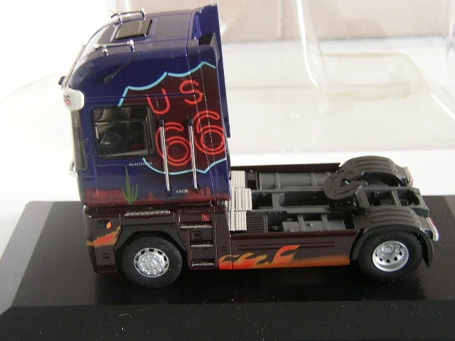 ELIGOR TRACTEUR RENAULT MAGNUM 2008 TRANSPORTS AVRIL réf 114618 1/43 - Photo 3/4