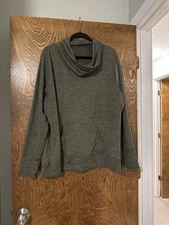 Unsure of Brand Women’s 2X Heathered Green Cowl Neck Long Sleeve Top