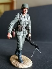 FIRST LEGION -RETIRED / RARE - GERSTAL068 - German Feldwebel Walking with MG34.