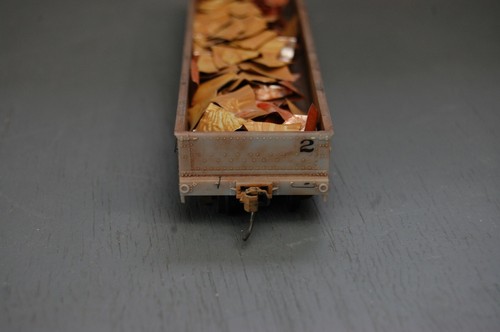 Walthers HO Scale 46' USRA Gondola Standard Steel #2 Custom Scrap Load - Picture 4 of 7