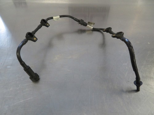 EB957 2016 APRILIA RSV4 1000 RR LOWER THROTTLE BODY FUEL RAILS - Photo 2/10