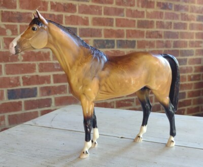 BREYER Passport to Model Horse Collecting TRAKEHNER Model HORSE No. 1299