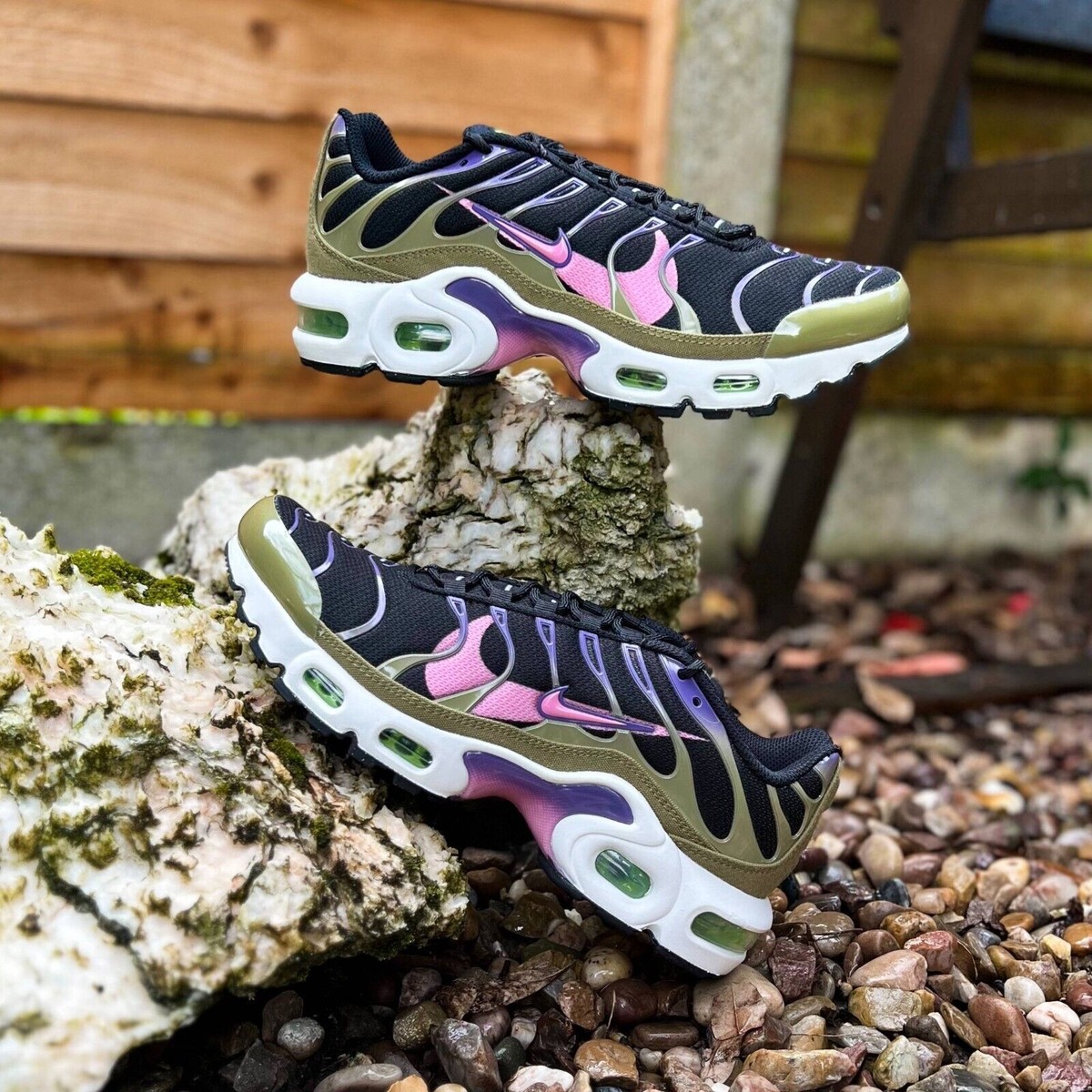 nike tuned green and pink air max plus