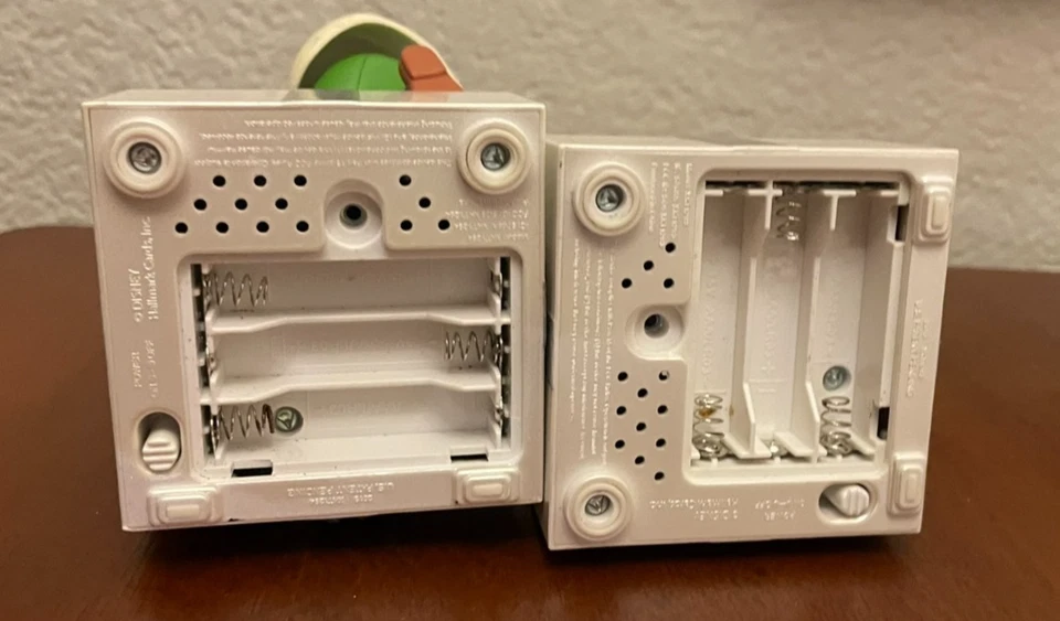 Banda Inalámbrica Hallmark Disney Goofy en Bajo y Guitarra Pato Donald FUNCIONA DAÑADO Foto 4 de 4