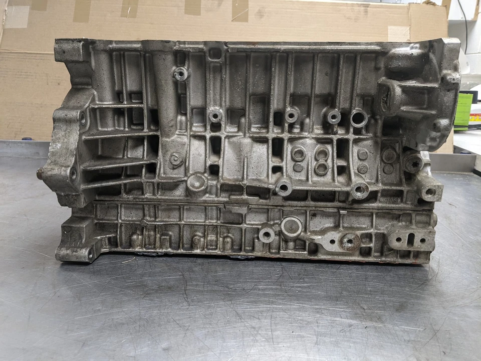 Bloco de cilindros do motor para 04-10 Volvo S40 2.4 - Imagem 2 de 4