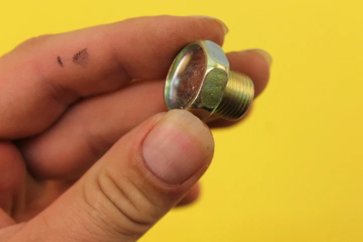 Новая из старых запасов сливная пробка масла Suzuki GS1150 GN400 DR500 DR350 09247-14001 - Изображение 4 из 4