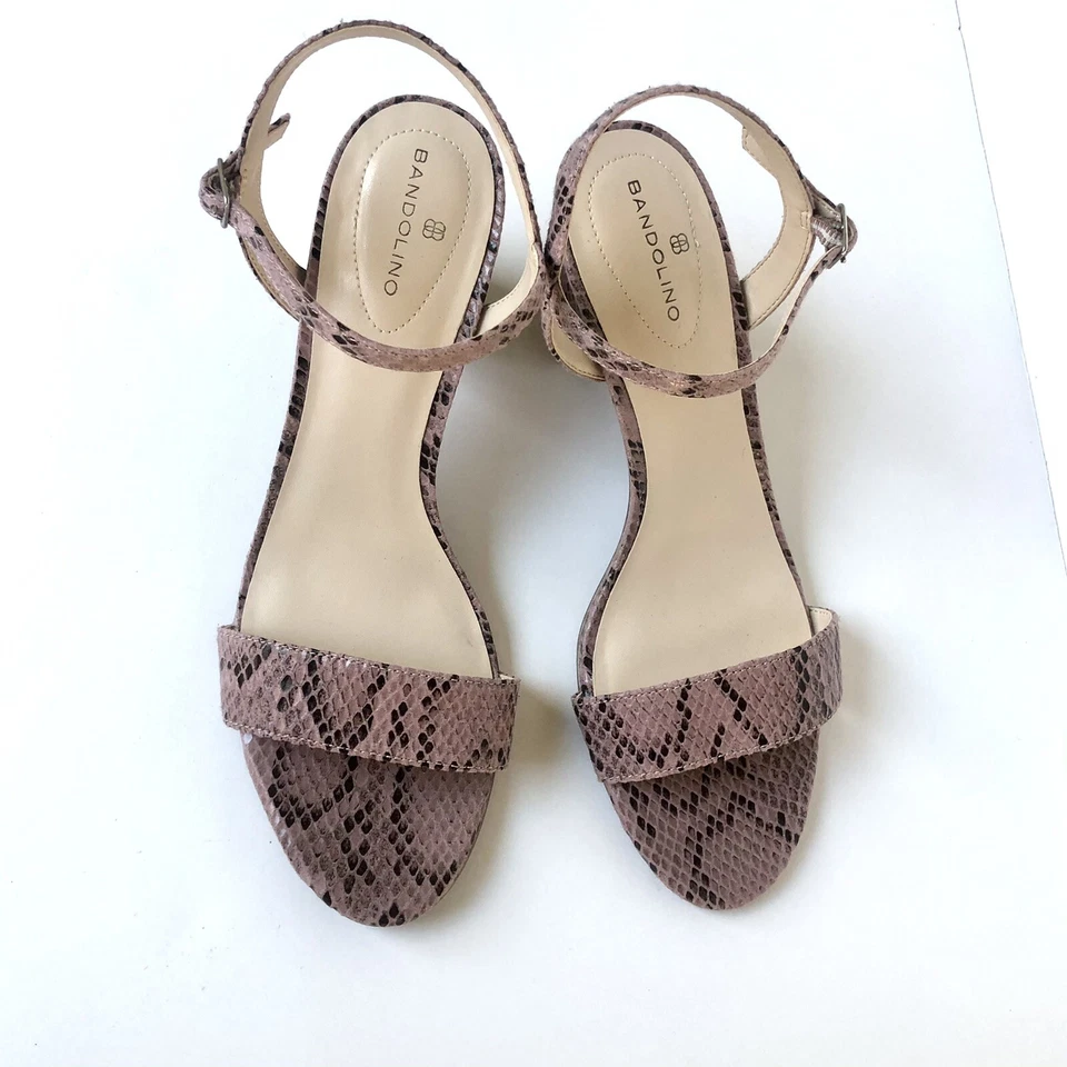 Zapatos de mujer Bandolino Ansley 2 sandalias de tacón bloque con estampado de serpiente talla 8,5 Foto 2 de 4