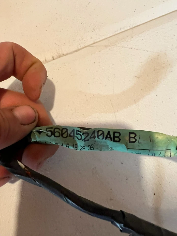 Arnés de puerta de conductor OEM 1999-2002 Dodge Ram 1500-3500 56045240AB Foto 4 de 4