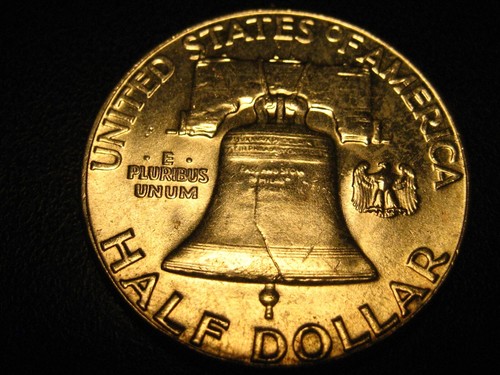 1958-P 90% Silver Franklin Head Half Dollar BU COIN IS NORMAL SILVER COLOR ^^^ - Picture 4 of 4