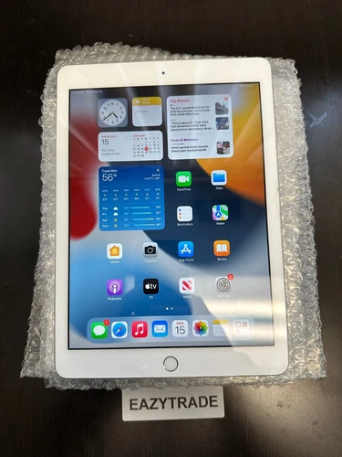 Lot of 5 iPads - Apple Gen 6th gen 32GB - Mixed Salvage Condition - Picture 1 of 7