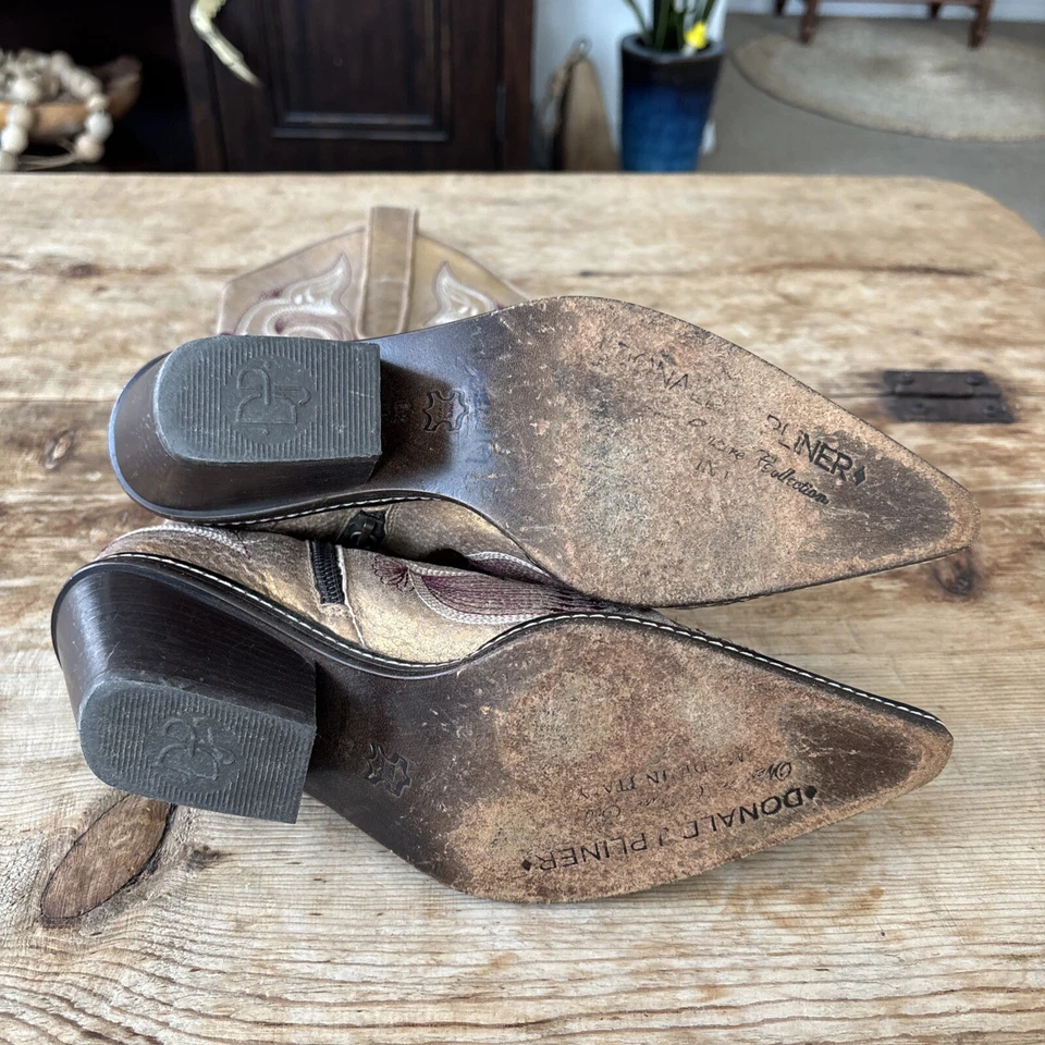 Bota de Cuero Metálico Donald Pliner Western Couture De Colección (Nueva $750) Foto 3 de 4