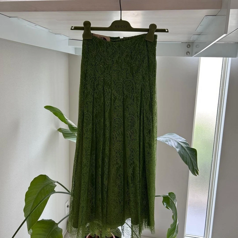 FALDA LARGA PLISADA ENCAJE COLABORACIÓN GUCCI THE NORTH FACE X BUENA USADA Foto 2 de 4