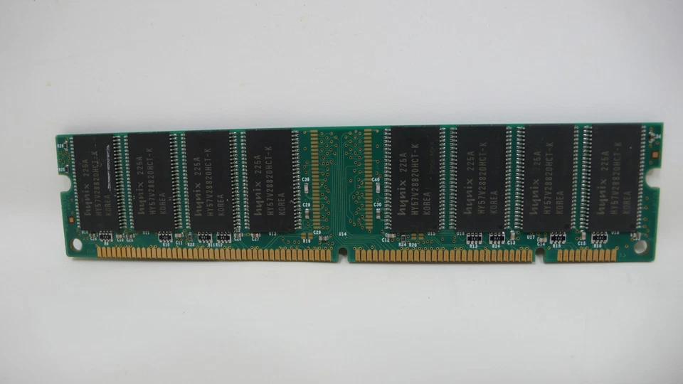 Hynix HYM71V32635HCT8P-KAA 256MB PC133 133MHz non-ECC Unbuffered CL3 168-Pin - Image 2 of 4
