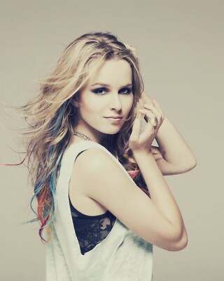 BRIDGIT MENDLER 8x10 PHOTO *