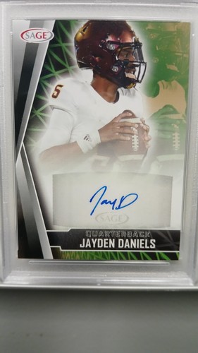 2022 SAGE Low Series Jayden Daniels Autograph RC #A-JD PSA 7 - Picture 2 of 4