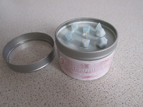 A D&D POLY DICE WAX CANDLE SCENTED CELESTIAL PLANE POLYHERDON DUNGEON DRAGON VGC - Picture 2 of 2
