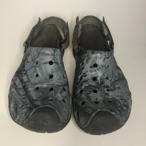 mens camo crocs size 12