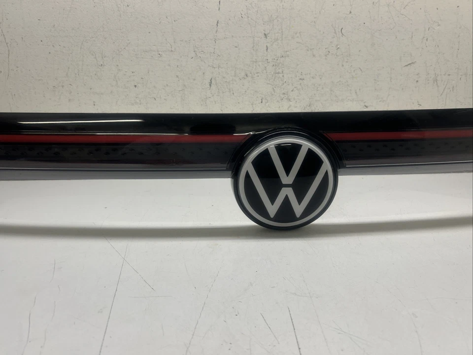 Luz trasera central LED 2021-2024 Volkswagen ID.4 usada OEM 11K.945.094.A Foto 3 de 4