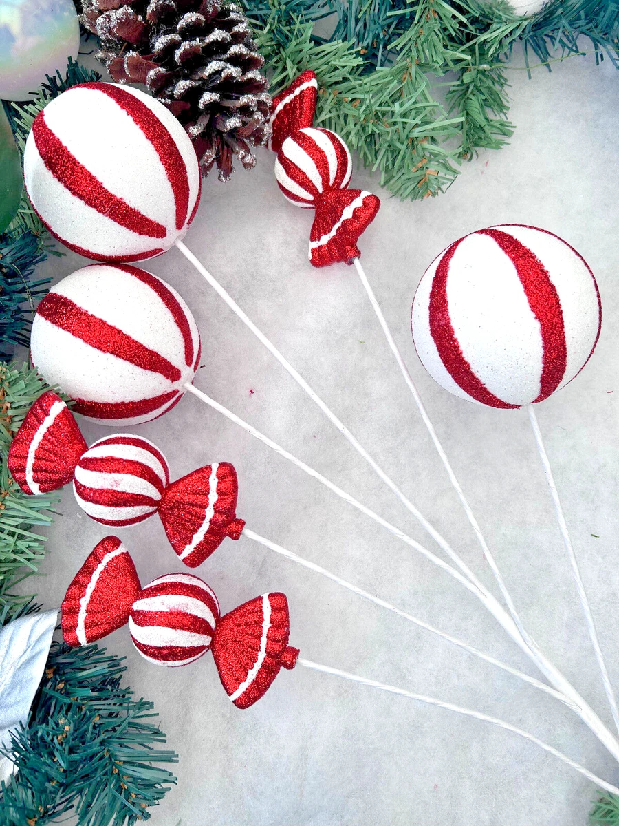 Red white on sale christmas balls