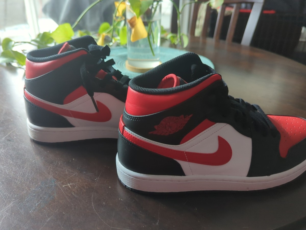 Nike Air Jordan 1 Mid Mens Size 11 Black Red White Sneakers Bred Toe‎ 554724-075 Nike Jordan 1 Mid Shoes  main image 2