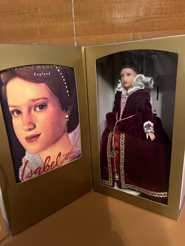 American Girl Doll "Girls of Many Lands" Isabel England Doll & Book In Box