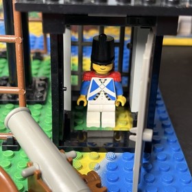 LEGO Pirates: Forbidden Island (6270) retired 100% complete w/ box, instructions