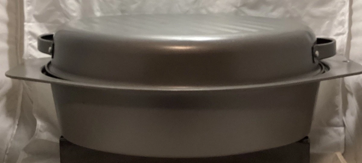 roasting pan with lid Oval. CP