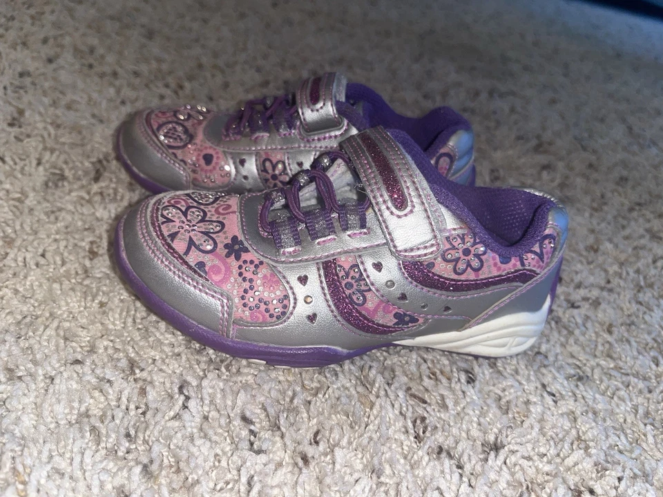 Stride Rite 8.5 M Zapatos Iluminados Niñas Pequeñas Rosa Púrpura Plata Foto 2 de 4