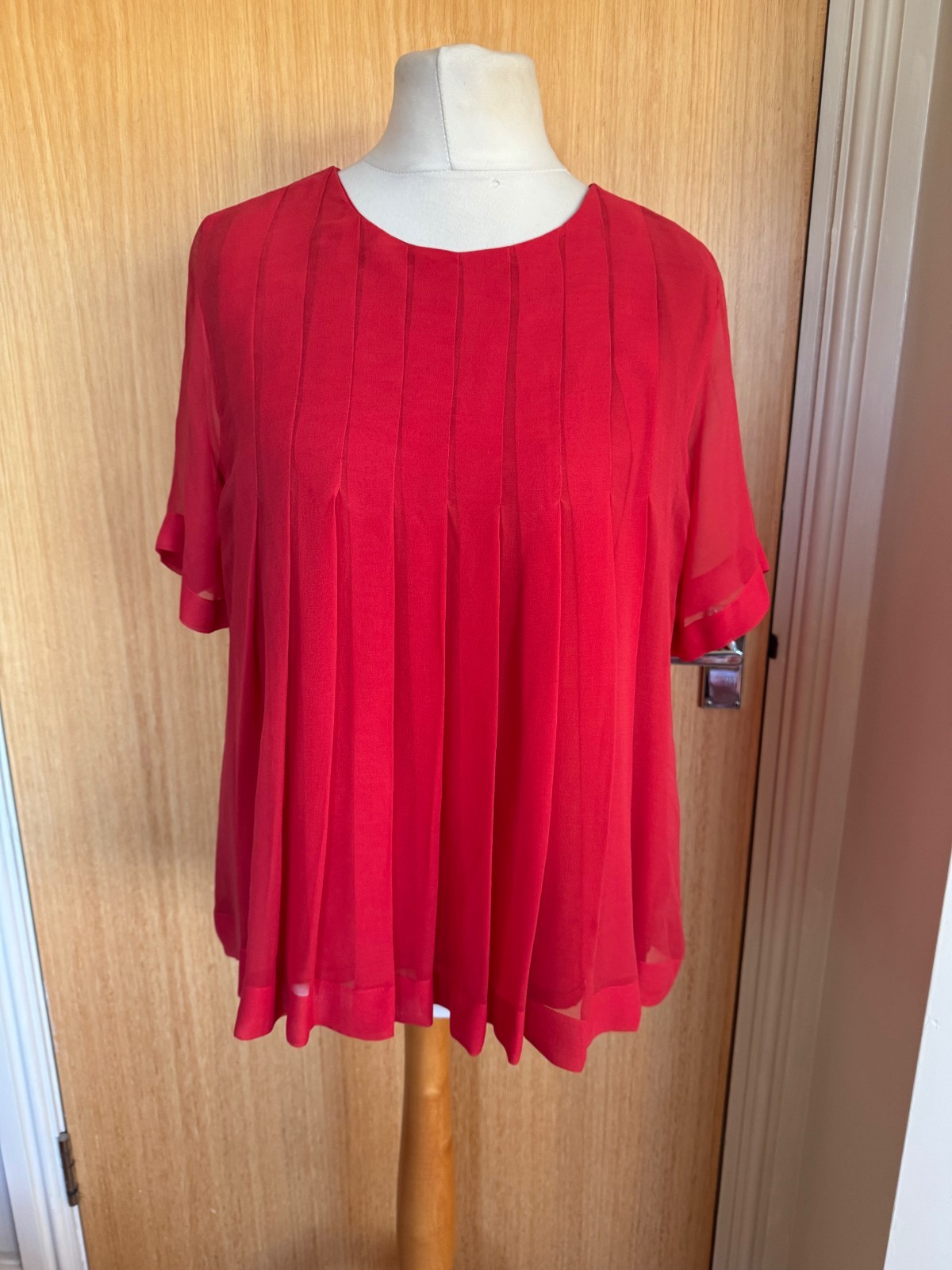 Toast Ladies Blouse Top 14 Silk Red Christmas Pleated Smart