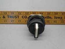 800H-JR2 /F Allen Bradley selector switch Qty 1: 800T-XA Contact Block  N301