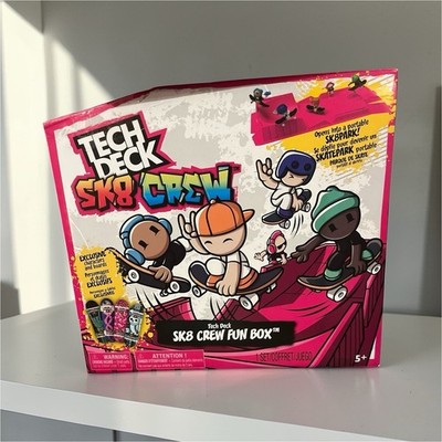Tech Deck SK8 Crew Fun Box Playset Skate Park Figures Fingerboards Foldable