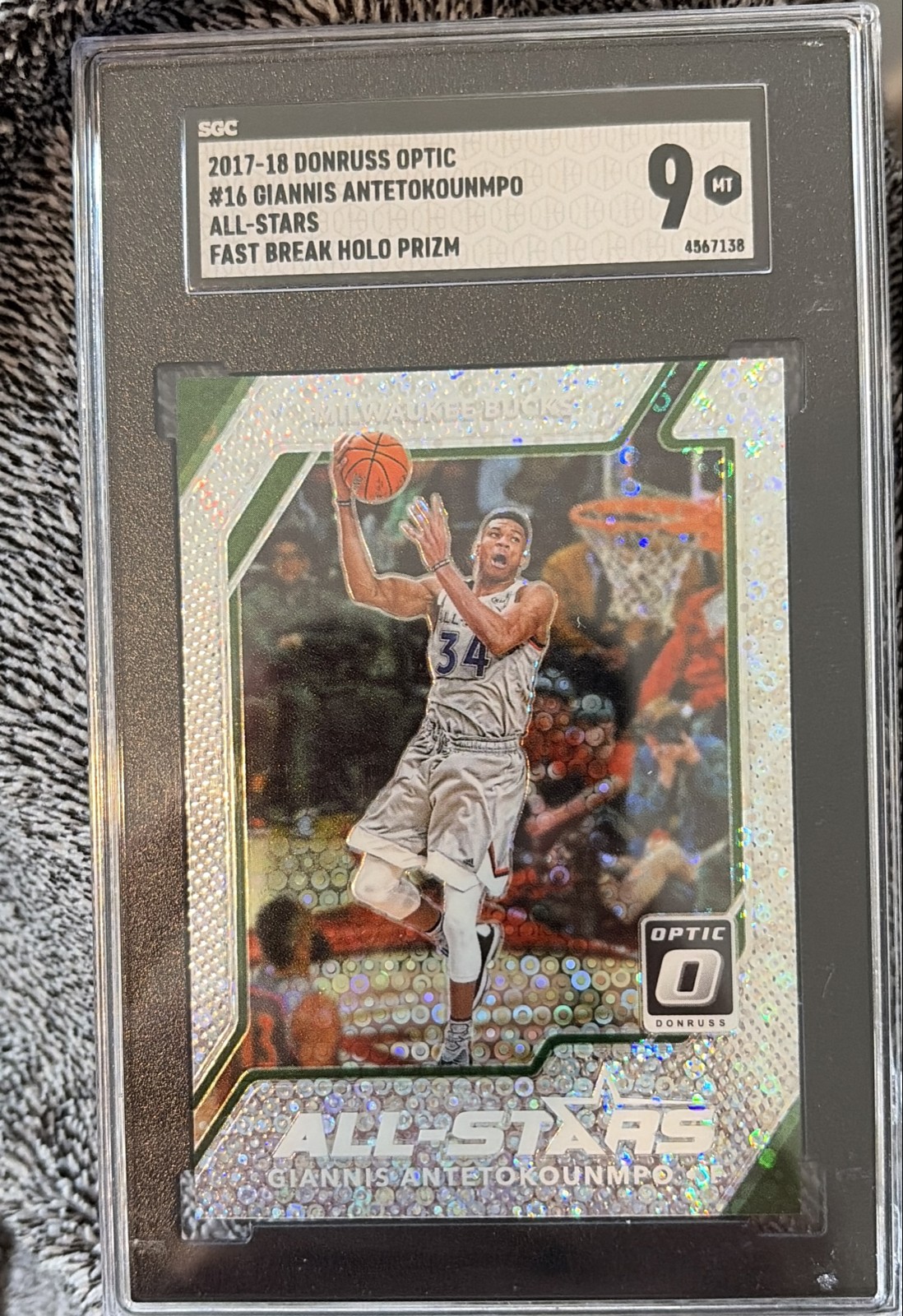 2017-18 Donruss Optic Giannis Antetokounmpo #16 Fast Break Holo Prizm