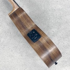 ELK ELKLE Tenor   Nice to have accessories  present fair 